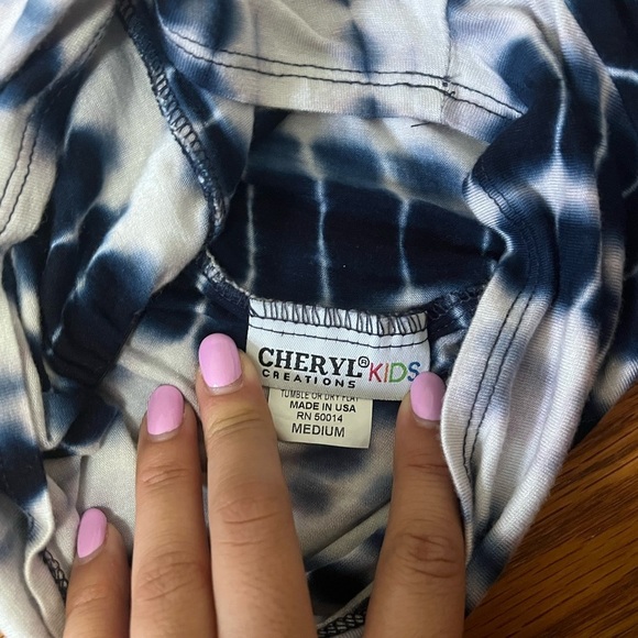 Cheryl Kids Girl’s Blue and White Romper Size Medium - Picture 3 of 3